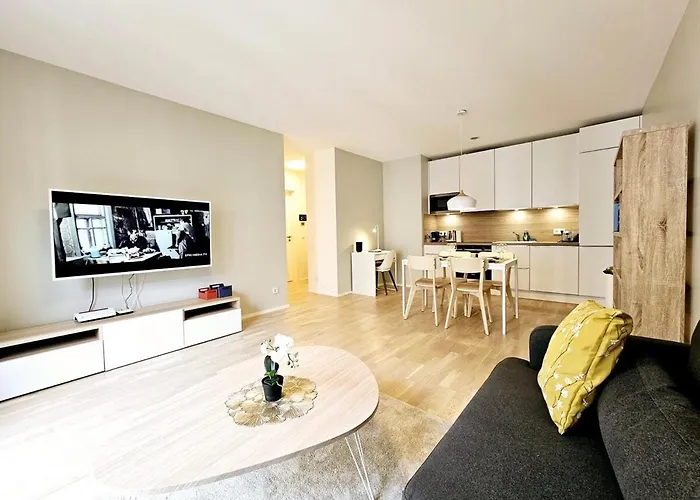 Modern One Bedroom Flat With A Parking Space *