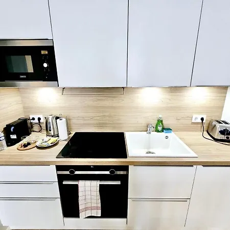 Modern One Bedroom Flat With A Parking Space Apartamento