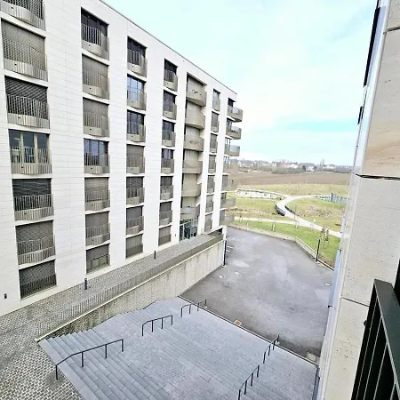 Modern One Bedroom Flat With A Parking Space *