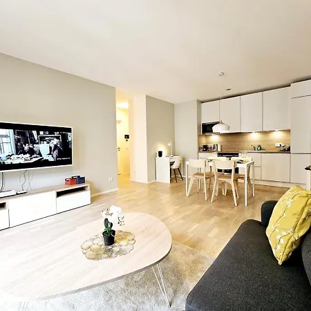 Modern One Bedroom Flat With A Parking Space *