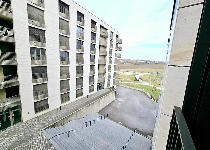 Modern One Bedroom Flat With A Parking Space *